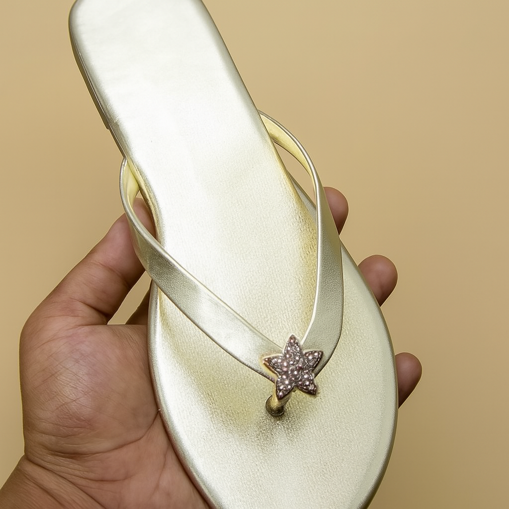 Elegant Golden Color Women’s Slippers, Stylish And Comfortable Flat Sandals With Star Design For Casual Wear, Beach, And Daily Outfits (10)
